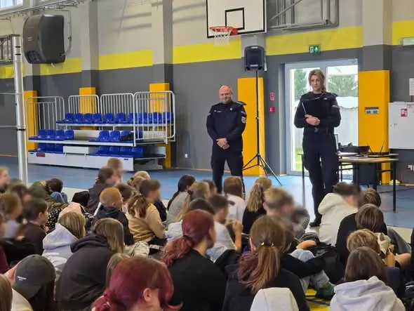 Policjanci z Malborka uczą dzieci bezpieczeństwa w Miłoradzu